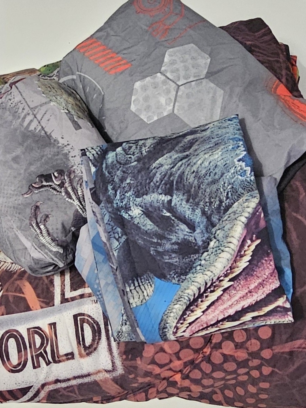 Jurassic World Sheet Set And Comforter.